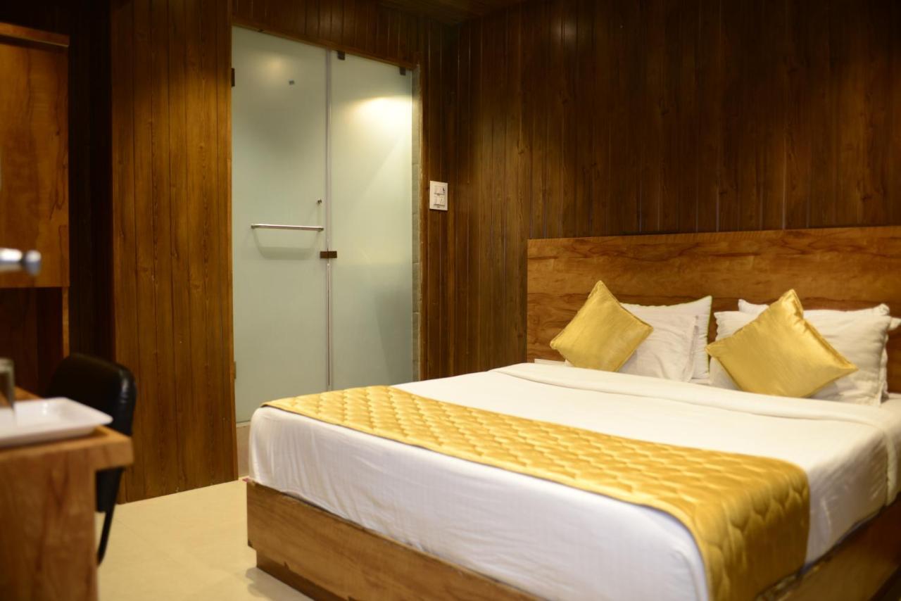 Hotel Malad Inn Opposite Malad Railway Station Mumbai Exterior foto