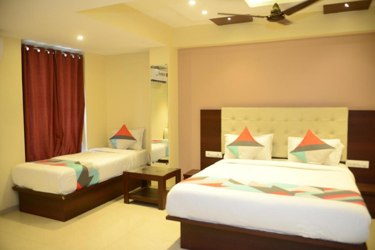 Hotel Malad Inn Opposite Malad Railway Station Mumbai Exterior foto